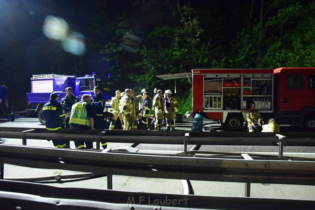 VU Gefahrgut LKW umgestuerzt A 4 Rich Koeln Hoehe AS Gummersbach P672.JPG - Miklos Laubert